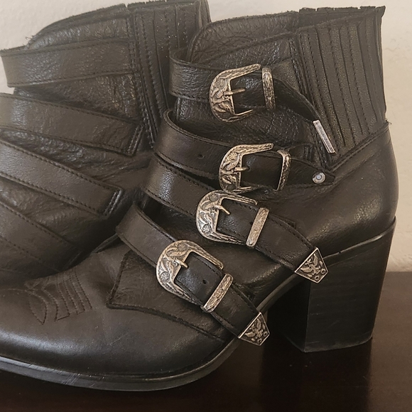 Steve Madden size 8 booties - Picture 3 of 6